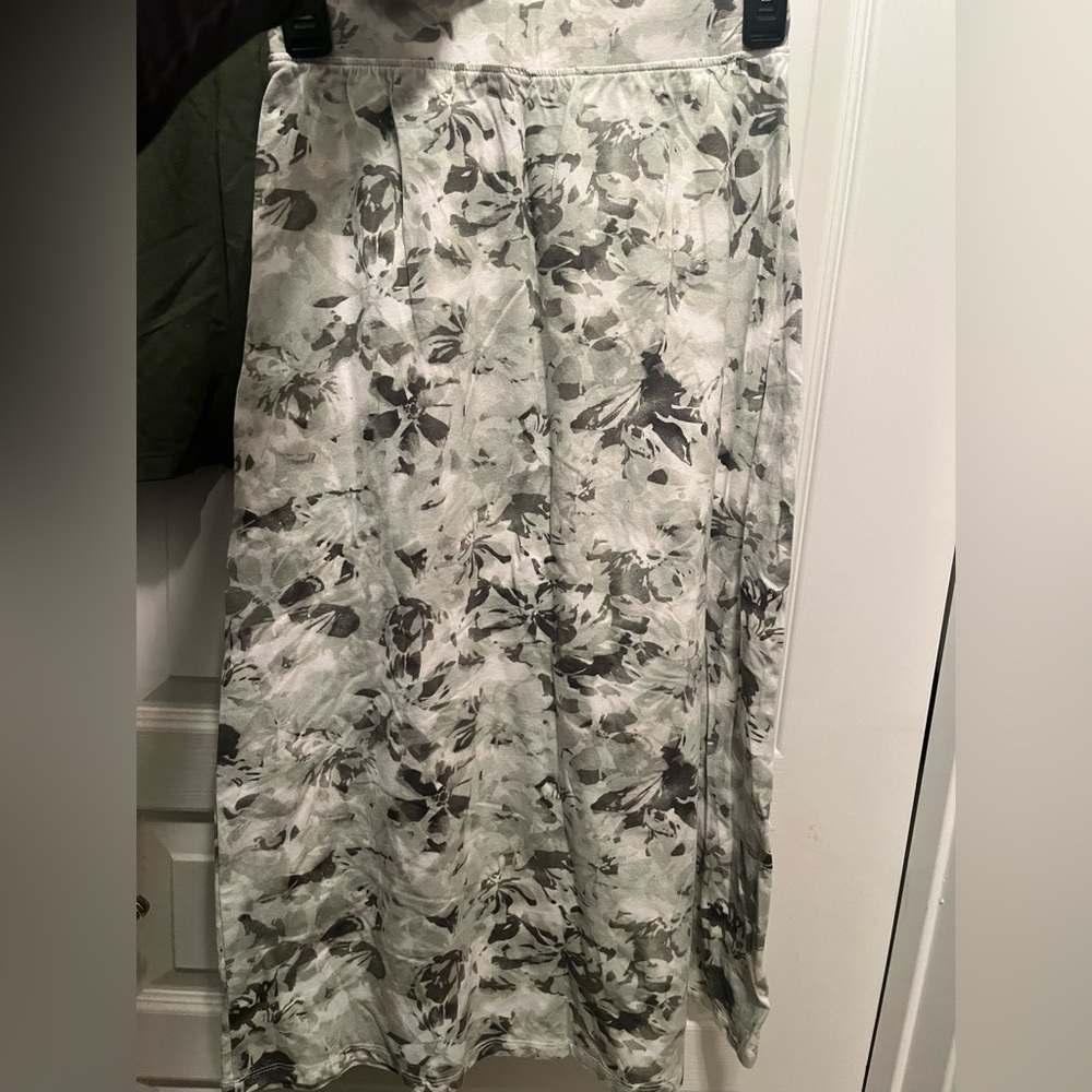 Denim&Co Green and White Floral Skirt
